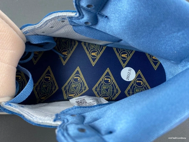 OG High Jordan 1 FD2596-400 in First Flight WMNS Air 0723